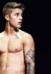 Shirtless Hunk Justin Bieber